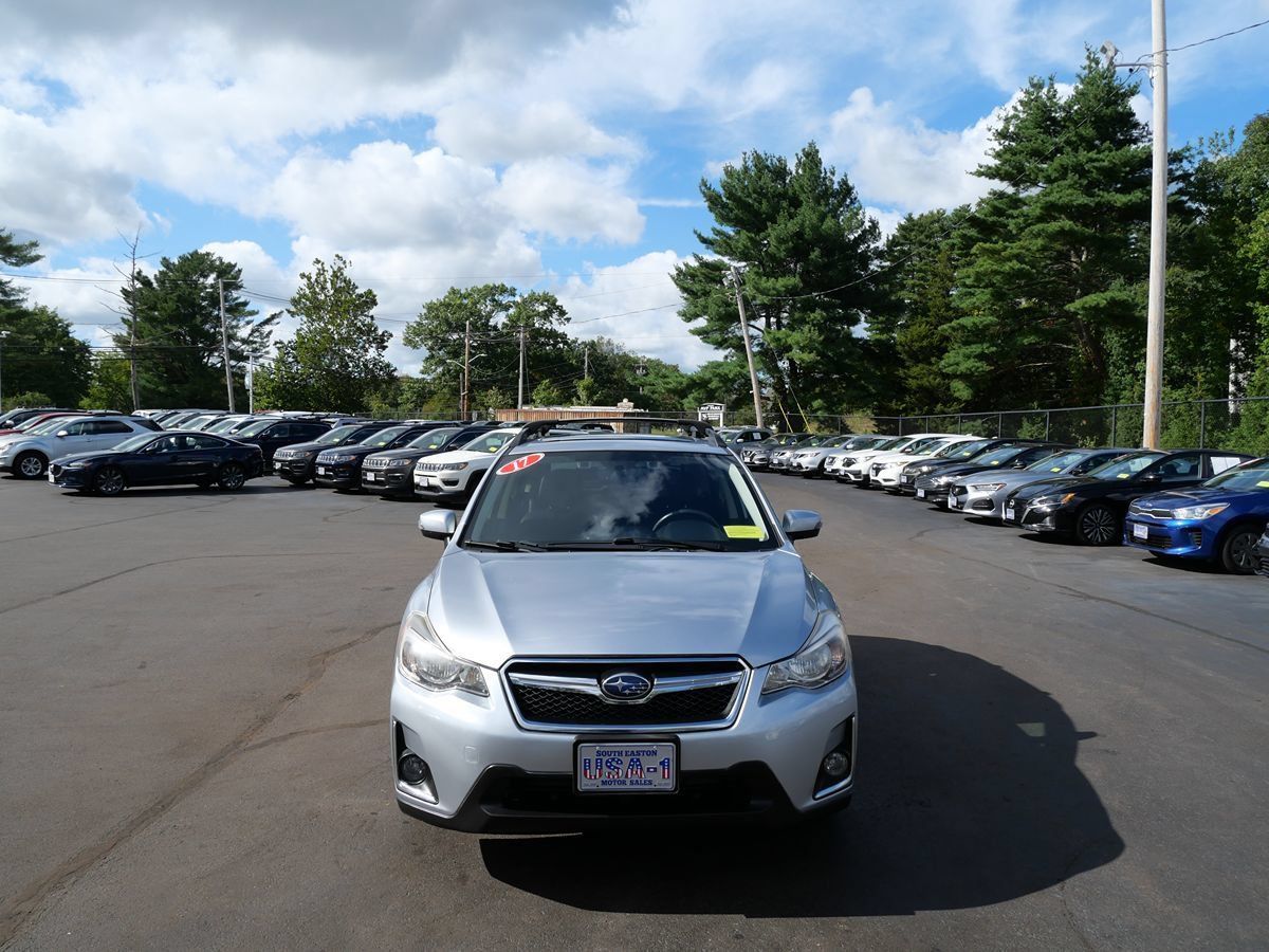 Used 2017 Subaru Crosstrek 2.0i Limited AWD/4WD image 3