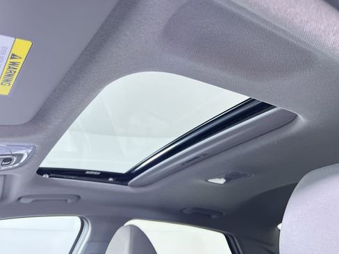 Used 2025 Hyundai Elantra SEL image 23