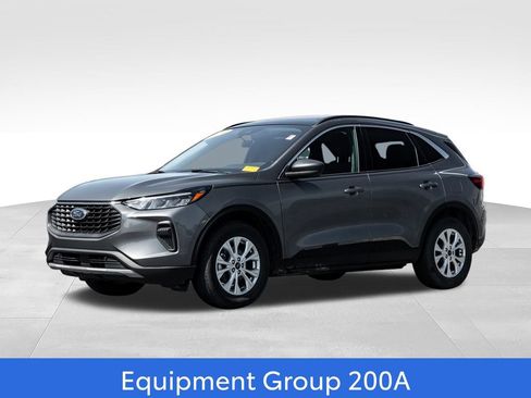 Used 2024 Ford Escape Active w/ Tech Pack #1 AWD/4WD image 3
