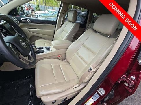 Used 2017 Jeep Grand Cherokee Limited AWD/4WD image 5
