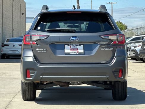 Used 2022 Subaru Outback Premium AWD/4WD image 4