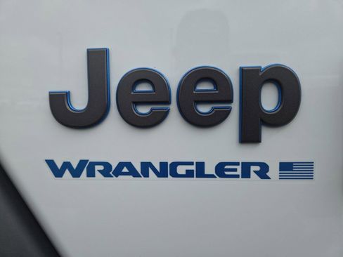 Used 2025 Jeep Wrangler Unlimited Rubicon 4xe w/ Safety Group AWD/4WD image 11