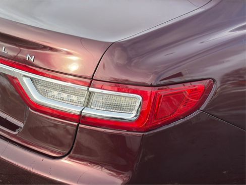 Used 2017 Lincoln Continental Reserve w/ Luxury Package image 29