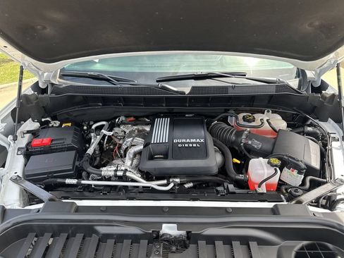 Used 2025 Chevrolet Silverado 1500 LTZ AWD/4WD image 24