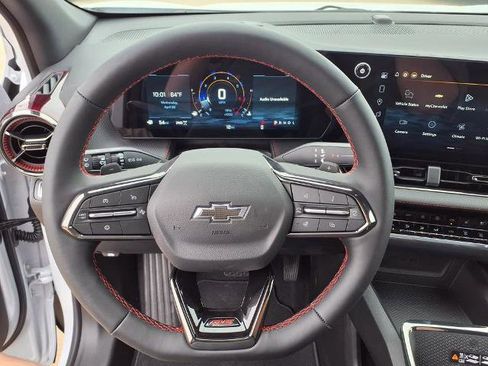 New 2026 Chevrolet Equinox RS w/ Convenience Package III AWD/4WD image 22