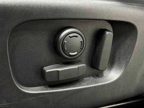 Used 2020 Land Rover Range Rover Evoque S image 19