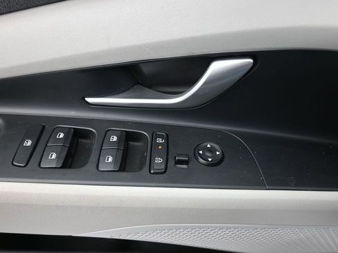 Used 2024 Hyundai Elantra Limited image 21