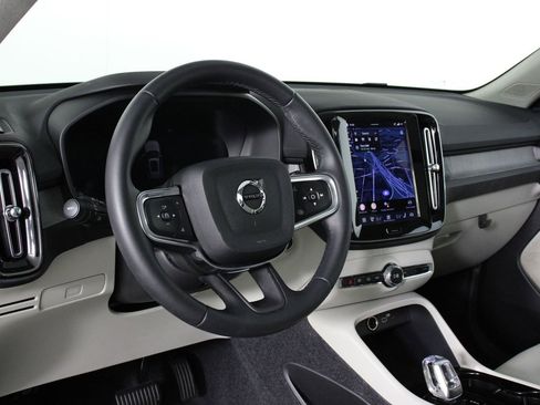 Certified 2026 Volvo XC40 B5 Plus AWD/4WD image 14