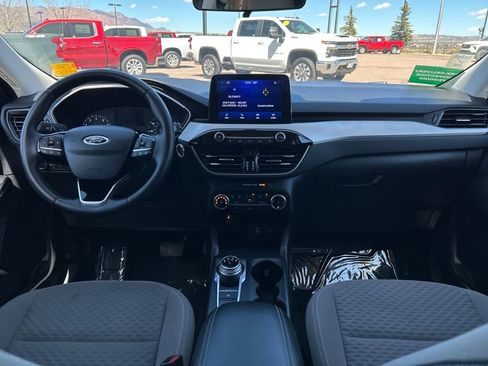 Used 2022 Ford Escape SE w/ SE Sport Appearance Package image 6