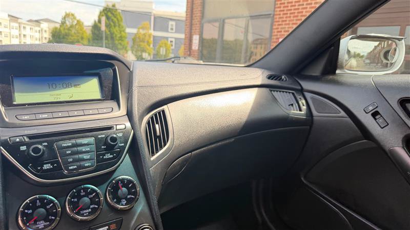 Used 2015 Hyundai Genesis 3.8 RWD image 20
