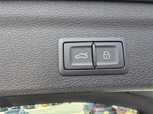 New 2025 Audi Q3 2.0T Premium image 13