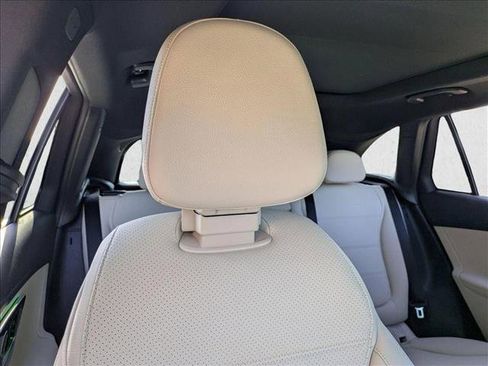 Used 2023 Mercedes-Benz GLC 300 4MATIC image 15