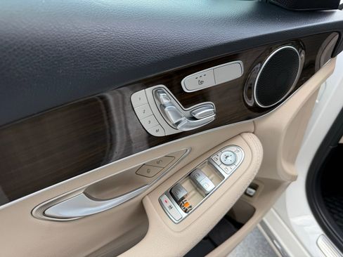 Used 2017 Mercedes-Benz C 300 4MATIC Sedan image 27