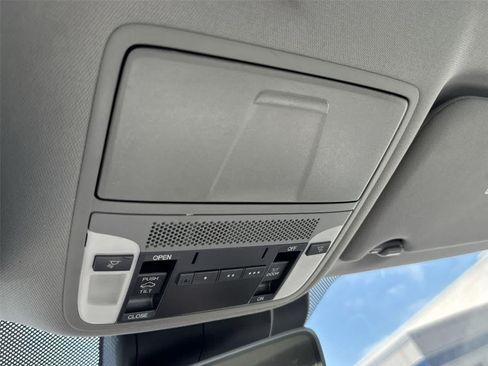 Used 2020 Acura TLX FWD image 31