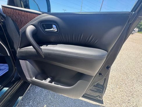 Used 2017 Nissan Armada SL w/ Moonroof Package AWD/4WD image 32