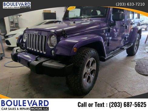 Used 2018 Jeep Wrangler Unlimited Sahara w/ Connectivity Group AWD/4WD image 2