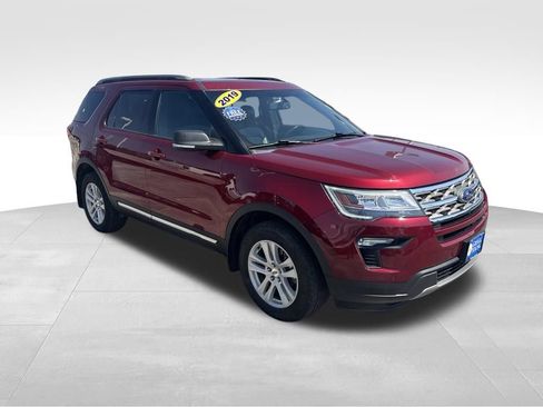 Used 2019 Ford Explorer XLT w/ Equipment Group 202A AWD/4WD image 9