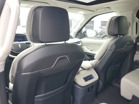 New 2026 Lincoln Navigator Reserve AWD/4WD image 28