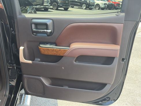 Used 2016 Chevrolet Silverado 1500 High Country w/ High Country Premium Package AWD/4WD image 16