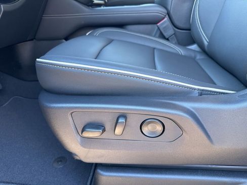 New 2026 GMC Yukon XL Elevation image 22