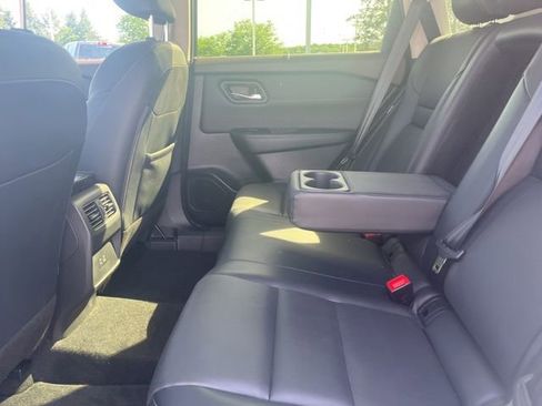 Certified 2023 Nissan Rogue SV w/ SV Premium B Package AWD/4WD image 10