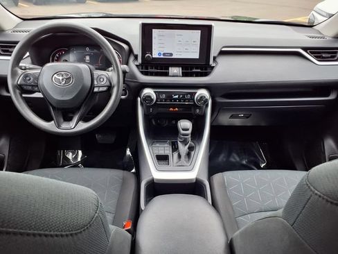 Used 2025 Toyota RAV4 XLE AWD/4WD image 8