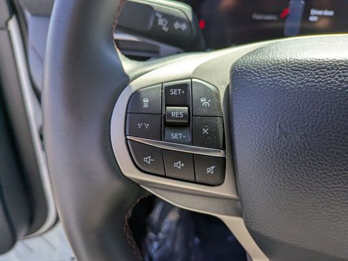 Used 2025 Ford Explorer Active image 17