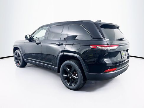 Used 2023 Jeep Grand Cherokee Altitude AWD/4WD image 5