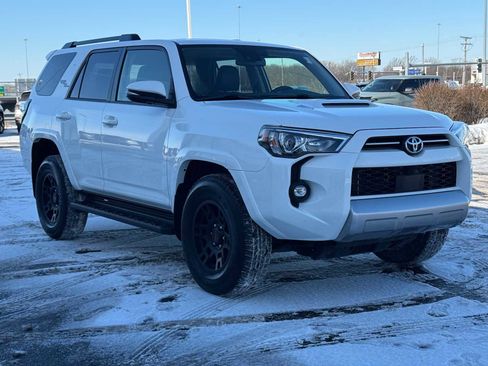 Certified 2024 Toyota 4Runner TRD Off-Road Premium image 3