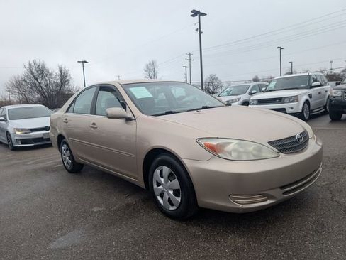 Used 2002 Toyota Camry image 1