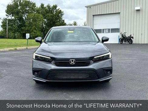 Used 2024 Honda Civic Touring image 2