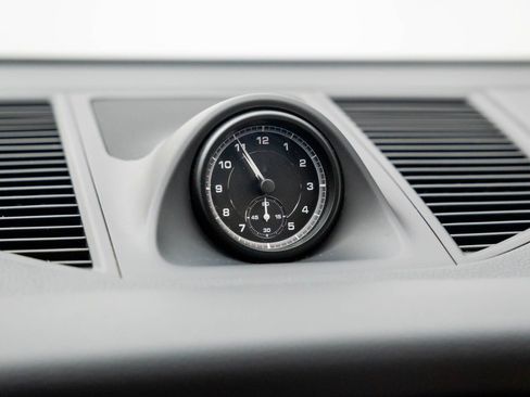 Certified 2023 Porsche Macan image 29