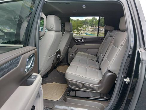 Used 2021 GMC Yukon XL SLT AWD/4WD image 12