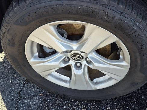 Certified 2021 Toyota RAV4 XLE image 11