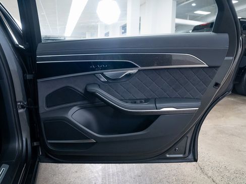 Used 2025 Audi S8 image 24