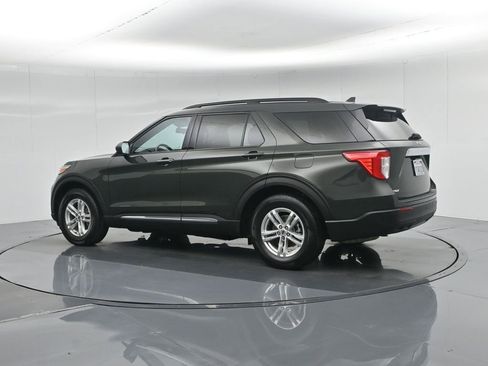 Certified 2022 Ford Explorer XLT image 7