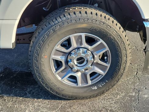 New 2026 Ford F250 Lariat w/ FX4 Off-Road Package AWD/4WD image 7