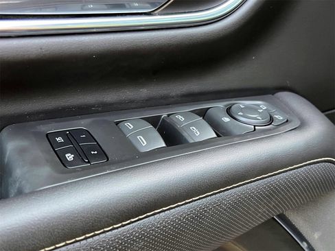 Used 2023 GMC Yukon XL SLT image 20