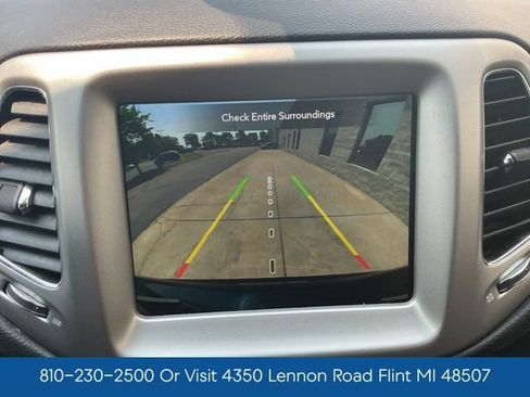 Used 2021 Jeep Compass Latitude w/ Sun and Sound Group FWD image 4