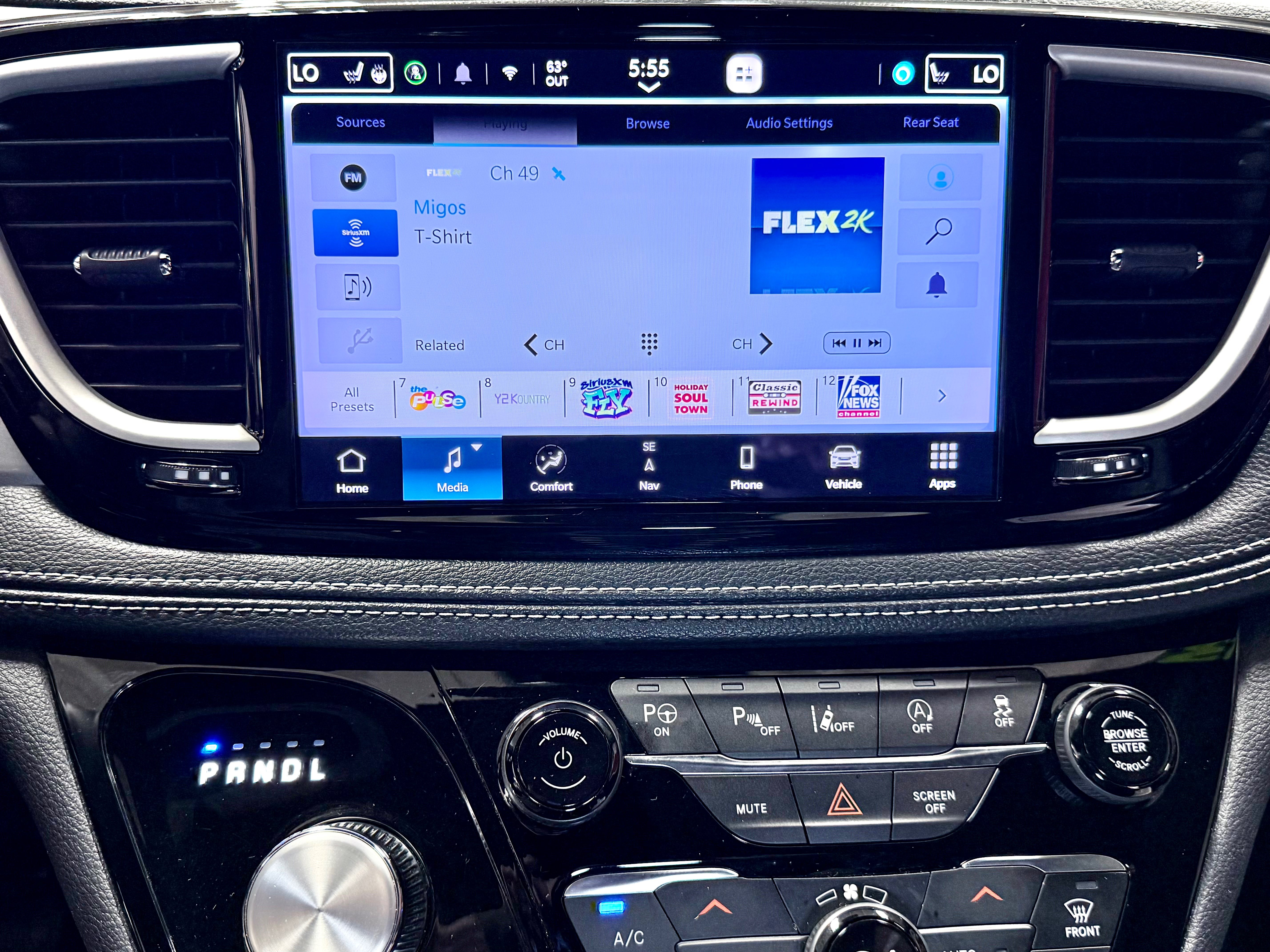 Certified 2023 Chrysler Pacifica Touring-L w/ Uconnect Theater Family Group AWD/4WD image 28