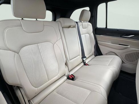 New 2025 Jeep Grand Cherokee Limited w/ Luxury Tech Group II AWD/4WD image 23