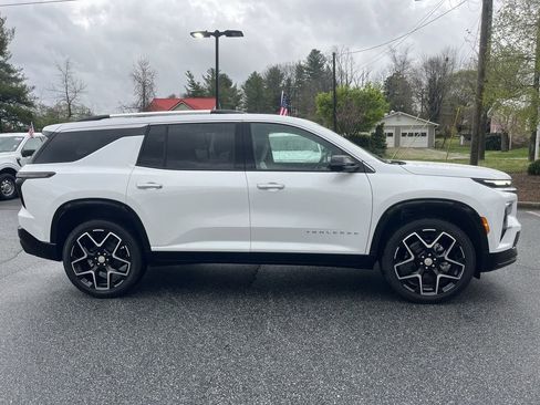New 2025 Chevrolet Traverse High Country image 10