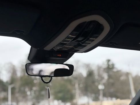 Used 2023 Porsche Macan image 40