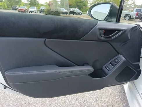 Used 2025 Toyota GR86 Premium RWD image 12