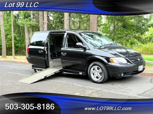 Used 2005 Dodge Grand Caravan SXT image 22