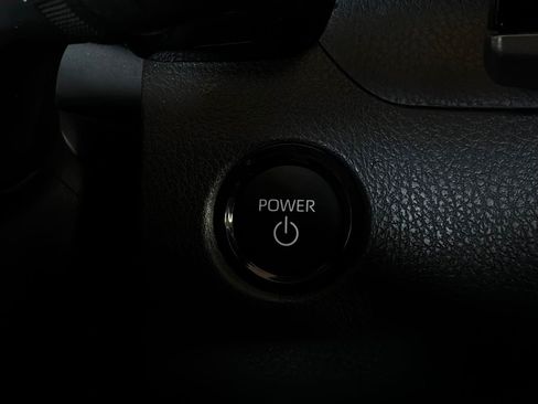 Used 2025 Toyota Camry SE FWD image 27