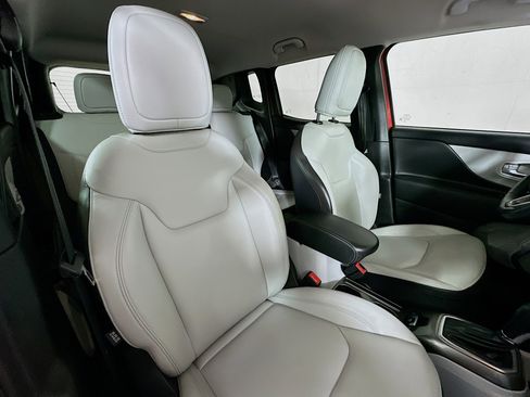 Used 2021 Jeep Renegade Limited AWD/4WD image 26