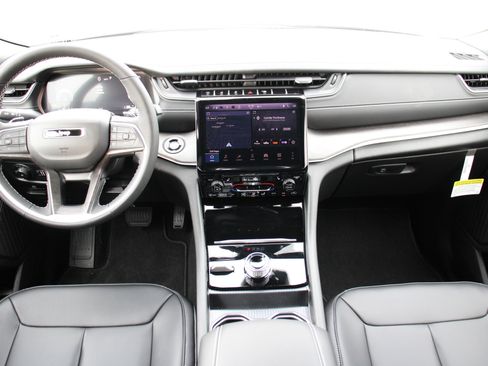 New 2025 Jeep Grand Cherokee L Limited w/ Black Appearance Package image 2