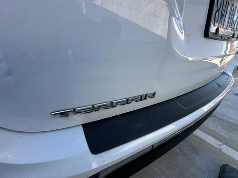 Used 2017 GMC Terrain SLT FWD image 18