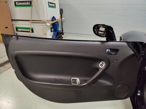 Used 2008 Pontiac Solstice GXP w/ Premium Package image 19